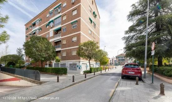 Venta de local en San Francisco Javier de 205 m² - GRANADA