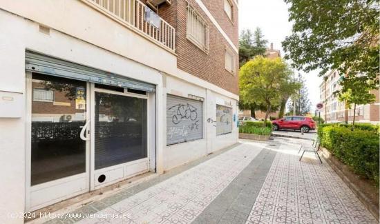 Venta de local en San Francisco Javier de 205 m² - GRANADA