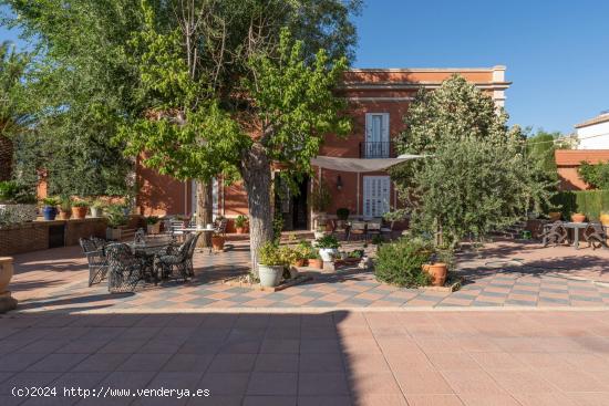 IMPRESIONANTE MANSIÓN EN LOMA LINDA. - GRANADA