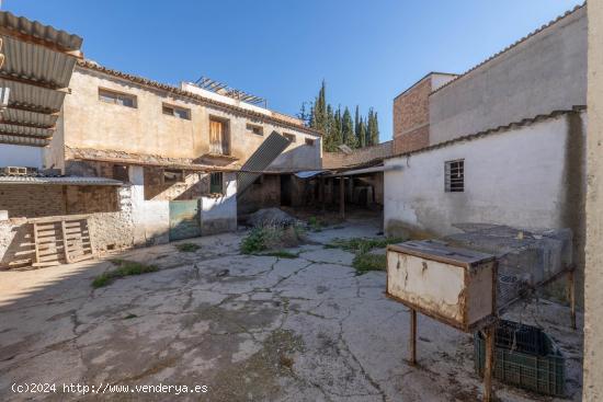 VIVIENDA CON MÚLTIPLES OPCIONES - GRANADA