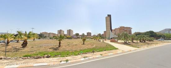 Se vende local comercial en ZONA HISPANIA y MANDARACHE con 300 m2 - MURCIA