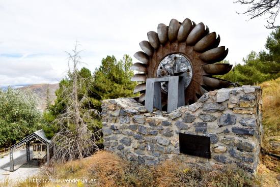 A 2 km del Centro de visitantes El Dornajo - GRANADA