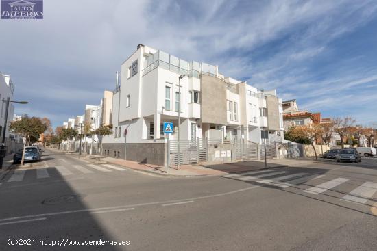 MAGNÍFICA CASA PAREADA EN ARMILLA - GRANADA