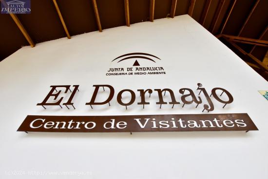 A 2 km del Centro de visitantes El Dornajo - GRANADA