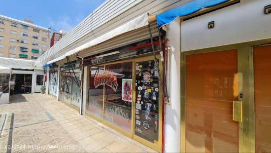 Dos locales comerciales en el paseo en primera línea de mar. - BARCELONA