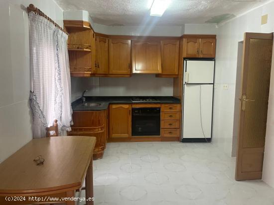 VENTA DE CASA EN ASPE (ALICANTE) - ALICANTE