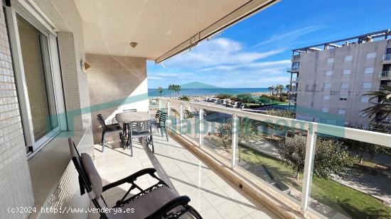 Bonito apartamento en primera línea de Playa de Daimús. Con piscina, garaje y trastero!!!! - VALEN