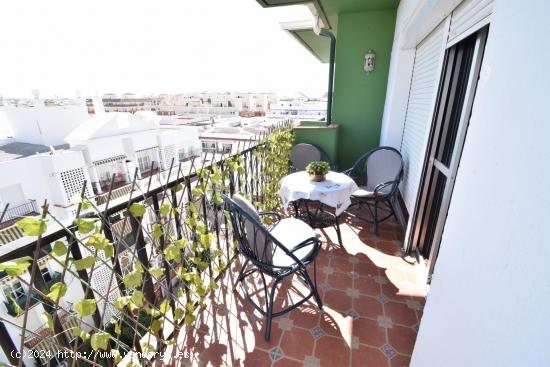  PRECIOSO APARTAMENTO EN PLENO CENTRO DE ESTEPONA - MALAGA 