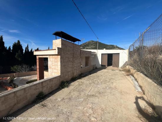 CHALET CON ENCANTO EN LA FONT DE LA FIGUERA. - VALENCIA