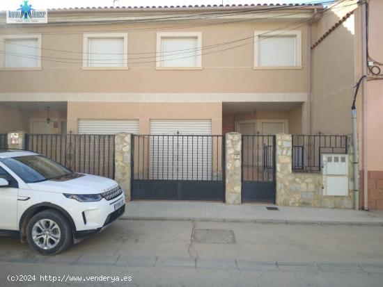 INMOHOUSE VENDE ADOSADO EN SANTA ANA A ESTRENAR - ALBACETE