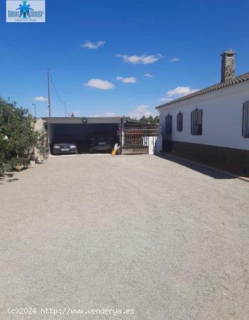 Inmohouse vende estupendo chalet con todas las comodidades. - ALBACETE