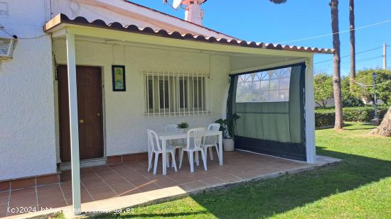 VENTA DE CHALET EN LAS VEGUETAS - CADIZ