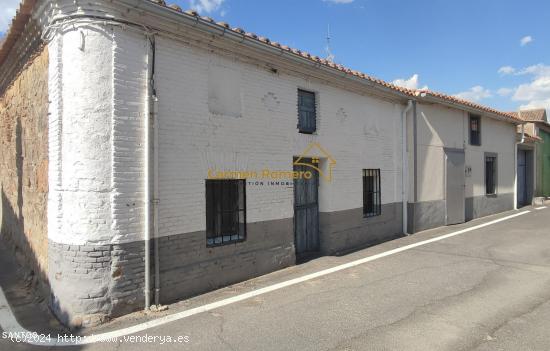 CASA  GRANDE DE PUEBLO  CON PATIO - SALAMANCA