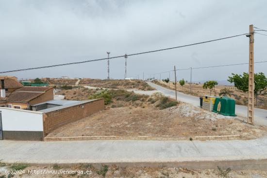 SE VENDE SOLAR EN CÚLLAR - GRANADA