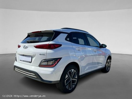 Hyundai Kona  Eléctrico FL 100 kW (136 CV) HiTech L MY23 - 