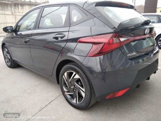 Hyundai i20 1.0 TGDI Klass 100 de 2023 con 2.212 Km por 18.500 EUR. en Segovia