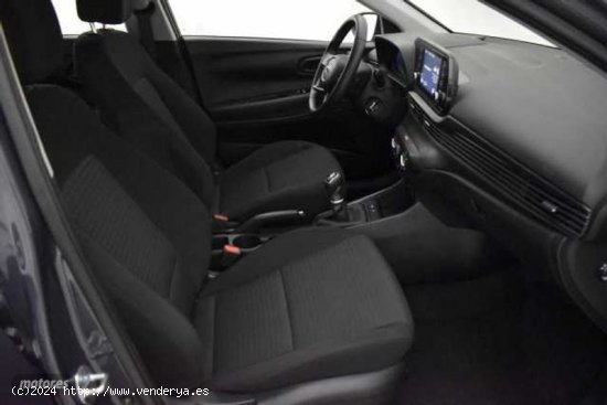 Hyundai i20 1.0 TGDI Klass 100 de 2023 con 2.212 Km por 18.500 EUR. en Segovia