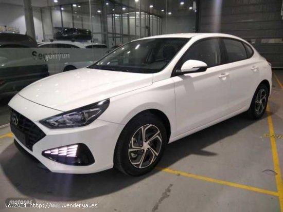  Hyundai i30 1.0 TGDI Klass 120 de 2022 con 2.327 Km por 21.900 EUR. en Segovia 