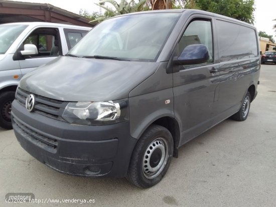  Volkswagen Transporter 2.0 TDI 102 CV FURGON. de 2015 con 210.000 Km por 13.500 EUR. en Murcia 