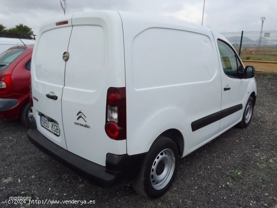 Citroen Berlingo furgon 1.6 HDI. de 2017 con 175.000 Km por 9.500 EUR. en Murcia