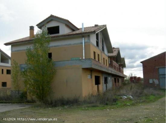  OBRA EN CONSTRUCCION EN VEGA DE INFANZONES- VILLA DE SOTO - LEON 