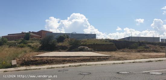  VENTA DE TERRENO INDUSTRIAL - SEGOVIA 