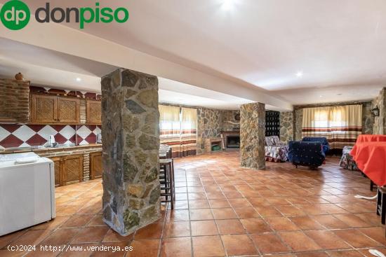 VIVIENDA CON 4500M2 DE PARCELA EN LA DEHESA DE ILLORA - GRANADA