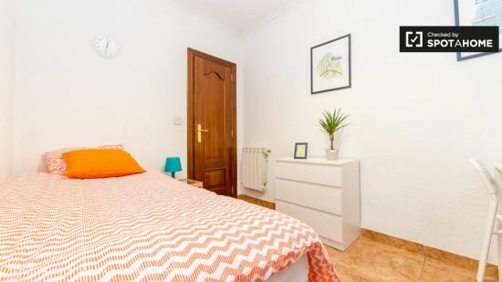 Vivienda con cómoda en piso compartido, Eixample - VALENCIA