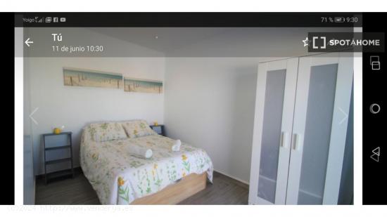 Apartamento completo de 2 dormitorios en Andalucía - CADIZ