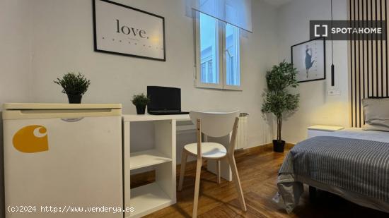 Increíble dormitorio en el centro de Madrid - MADRID