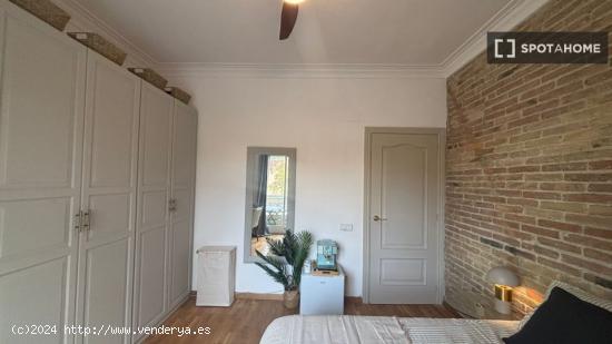 Habitación en piso compartido en barcelona. - BARCELONA