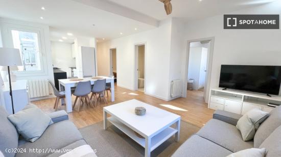 Apartamento entero de 2 dormitorios en Barcelona. - BARCELONA