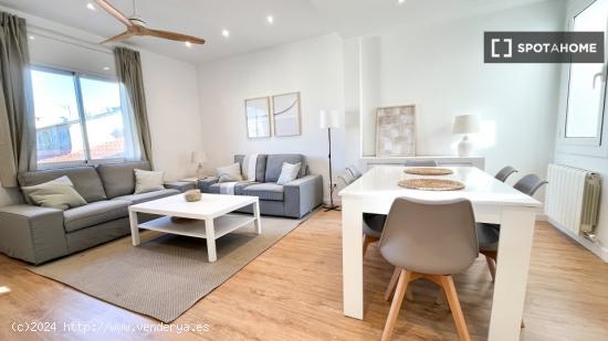 Apartamento entero de 2 dormitorios en Barcelona. - BARCELONA