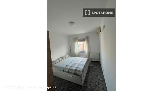 Habitación en piso compartido en Sant Adrià de Besòs. - BARCELONA