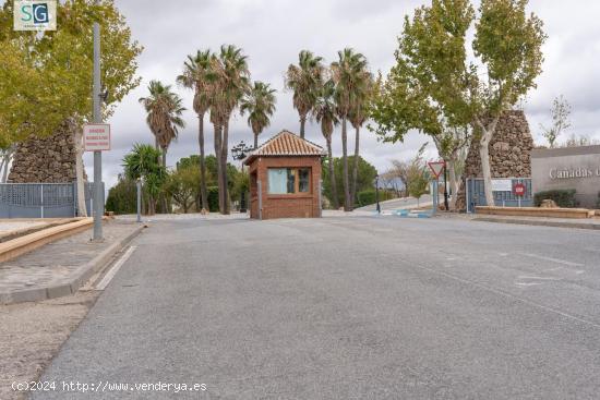  VENTA DE PARCELA EN LA URBANIZACIÓN CAÑADAS DEL PARQUE - GRANADA 