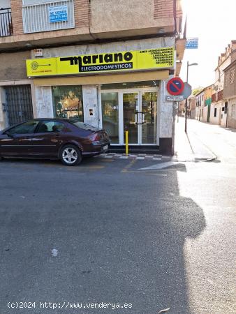 SE ALQUILA FÁNTASTICO LOCAL DE 50m2 HACIENDO ESQUINA EN PLAZA ESPAÑA (ARMILLA) - GRANADA