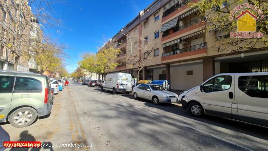 ALQUILER LOCAL EN CALLE EMILIA PARDO BAZÁN - GRANADA