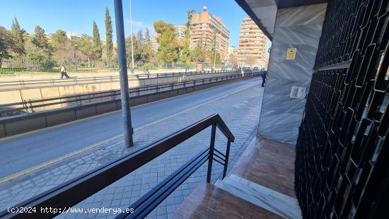 Venta de local en Calle Severo Ochoa 5. ENTRADA POR DOS CALLES DIFERENTES - GRANADA