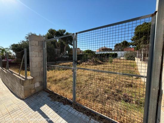 ¡Terreno Exclusivo en Venta! Parcela de 700 m² en Santa Apolonia, El Vedat de Torrent - VALENCIA