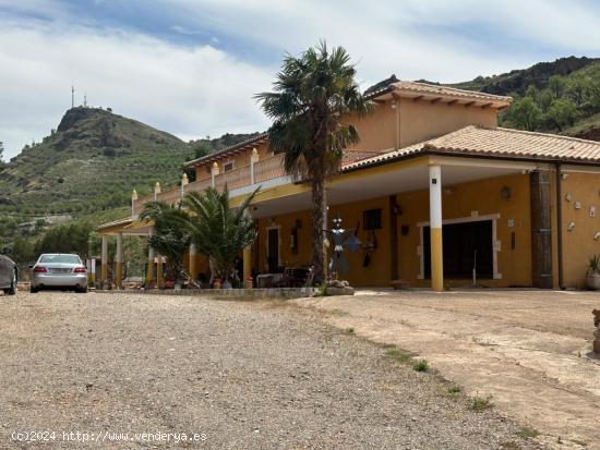 Casa con terreno en Illueca - ZARAGOZA