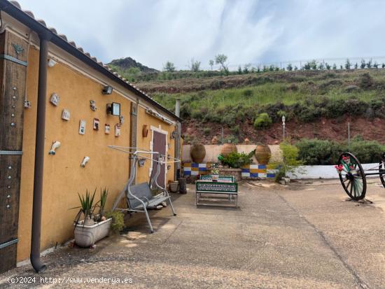 Casa con terreno en Illueca - ZARAGOZA