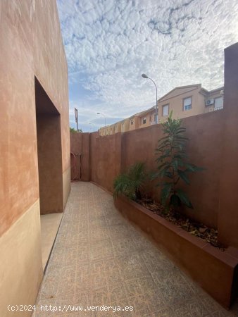 Casa en alquiler en Huétor Vega (Granada)