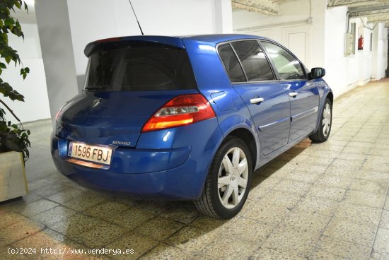 Renault Megane CONFORT DYNAMIQUE - Santa Coloma de Gramenet