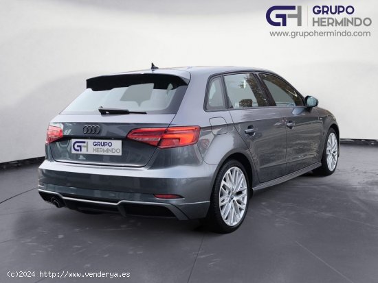 Audi A3 Sportback 1.6 TDI 115 CV DESIGN - Ponteareas