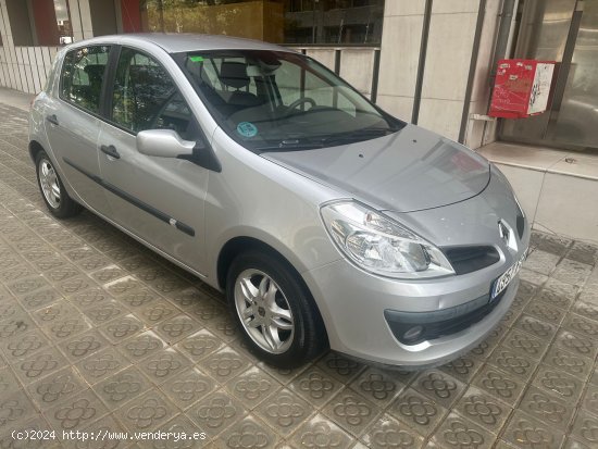 Renault Clio Confort Dynamique 1.4 16v - Barcelona