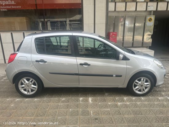 Renault Clio Confort Dynamique 1.4 16v - Barcelona