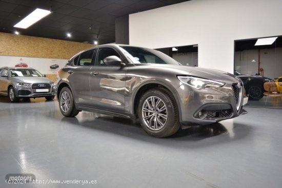 Alfa Romeo Stelvio 2.2 Diesel 118kW (160CV) SPRINT RWD de 2022 con 12.500 Km por 33.000 EUR. en Madr