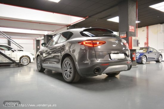 Alfa Romeo Stelvio 2.2 Diesel 118kW (160CV) SPRINT RWD de 2022 con 12.500 Km por 33.000 EUR. en Madr