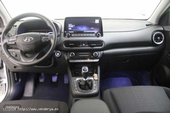 Hyundai Kona 1.0 TGDI 48V Tecno 4x2 de 2023 con 13.693 Km por 21.800 EUR. en Murcia