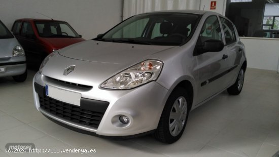 Renault Clio 1.5 DCI 5P de 2012 con 76.415 Km por 5.980 EUR. en Salamanca